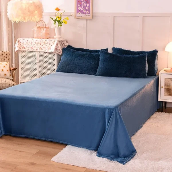 Navy Blue Shaggy Bedset - Image 4
