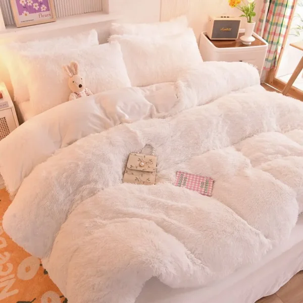 White Shaggy Bedset - Image 7