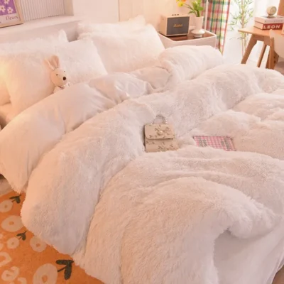 White Shaggy Bedset